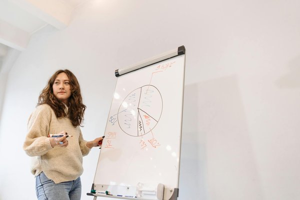 Couvreur bâtiment industriel : choisir le bon expert pour vos projets